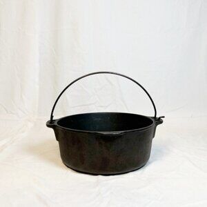 Wagner Ware 1891 Cast Iron 5 Quart Dutch Oven/No Lid USA